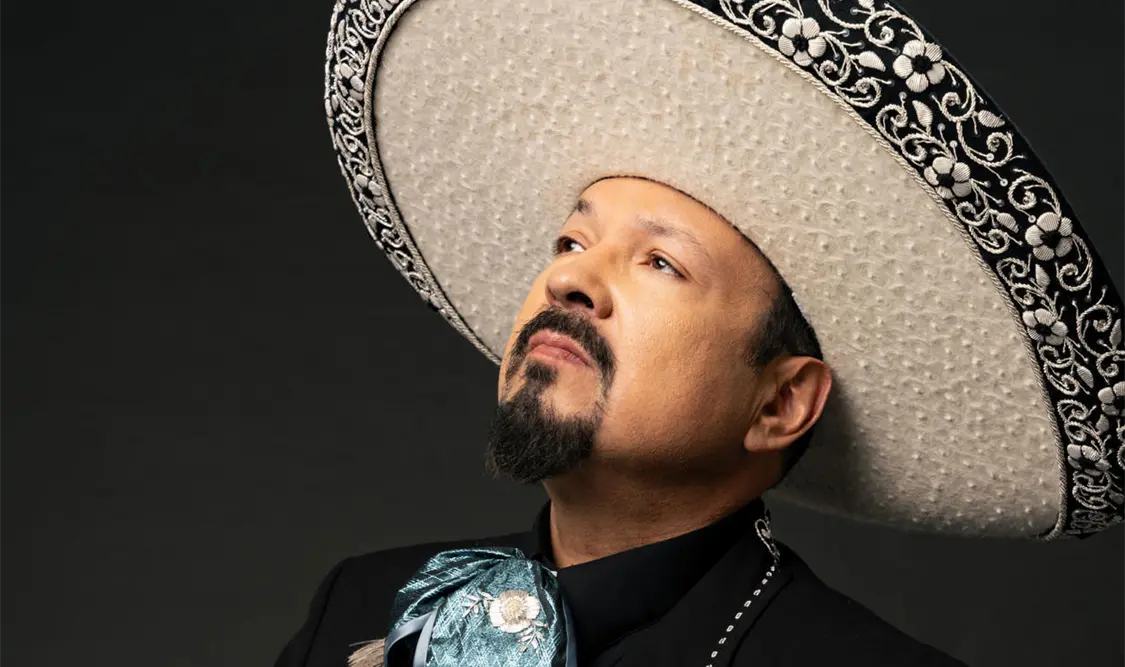 Pepe Aguilar no piensa dejar México
