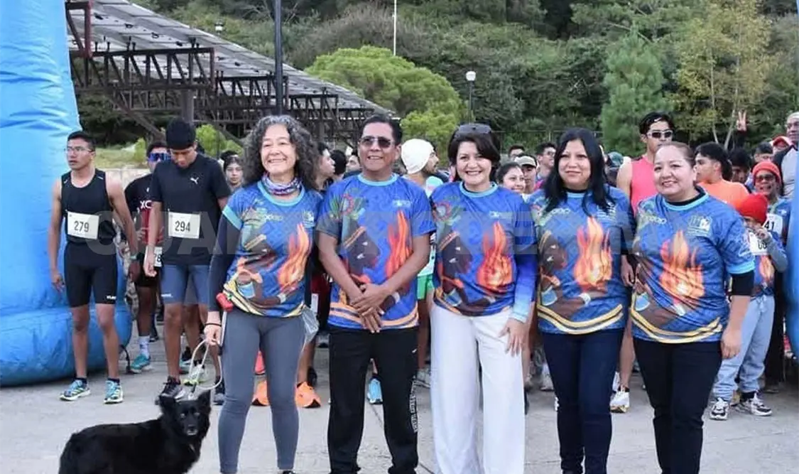 Realizan carrera por 20 años de la Unich