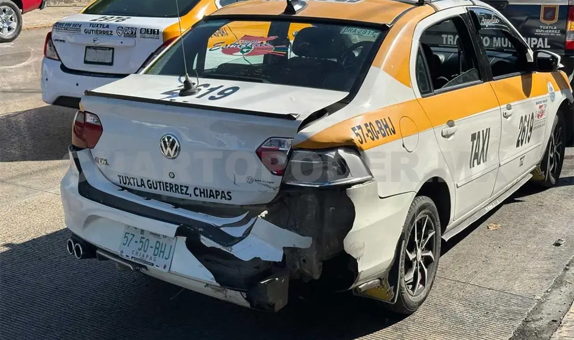 Taxi y auto particular protagonizan un accidente