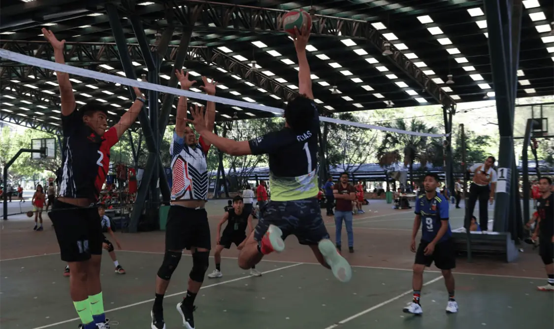 Raptors se coronó campeón tras vencer a Canelos en una final memorable. Carlos López/CP