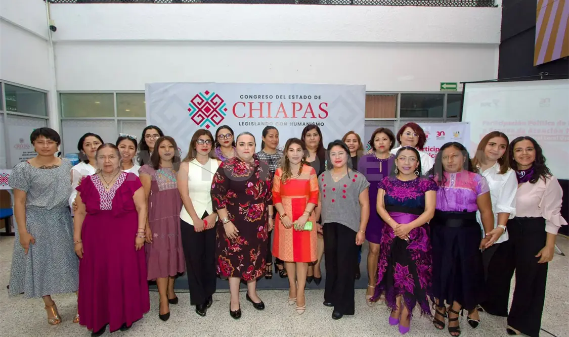 Presentan análisis de participación política de mujeres