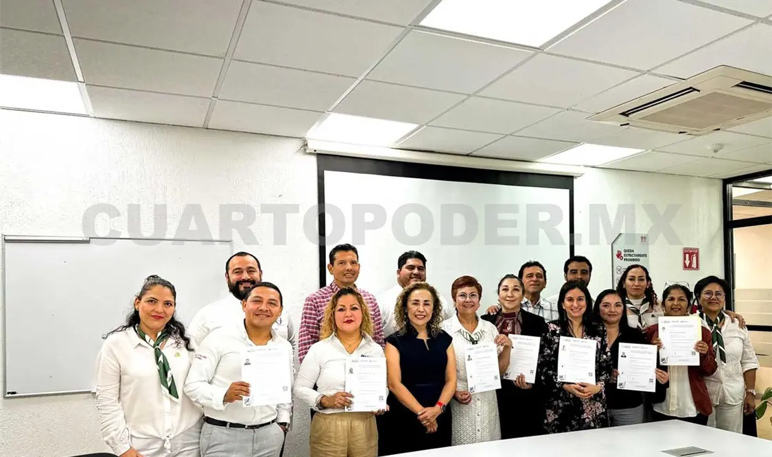 Entregan certificados a sector inmobiliario