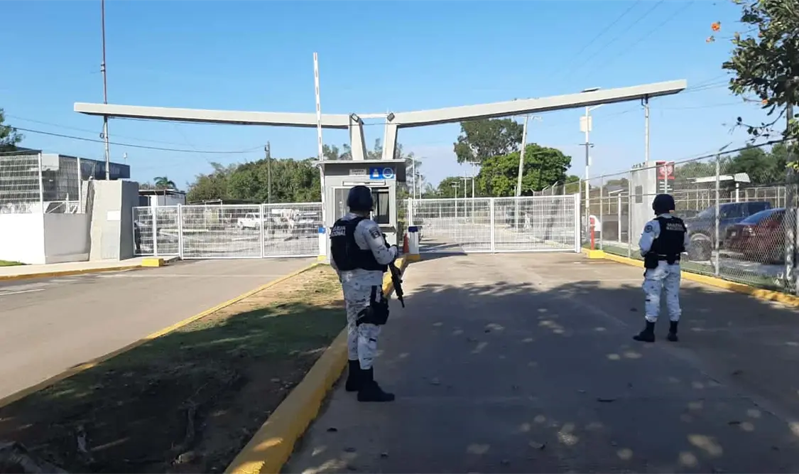 Tras ser detenido por la FGR, excomandate abandona penal federal del Altiplano, donde estuvo recluido seis días. Cortesía