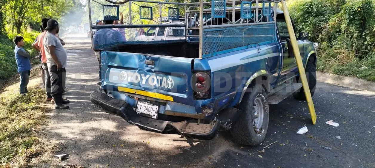 Colectivazo deja ocho heridos y daños materiales