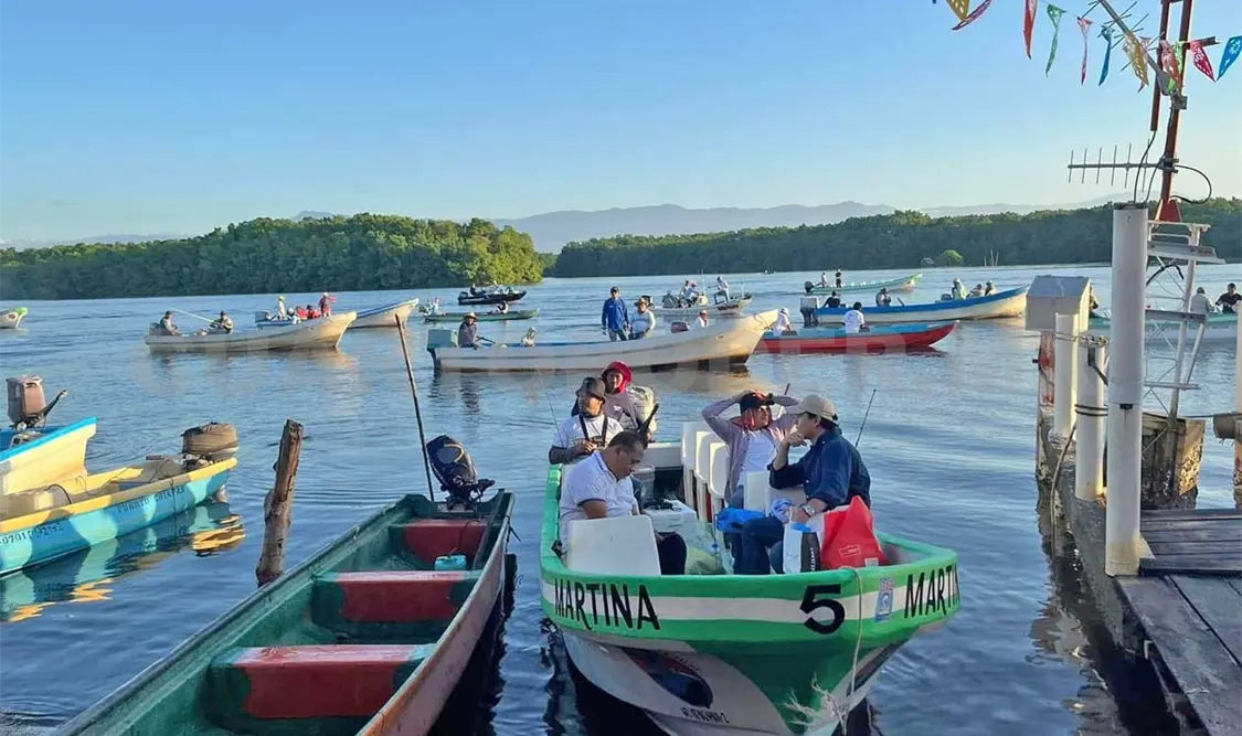 La pesca deportiva se ha popularizado en la región. Ramón García/CP