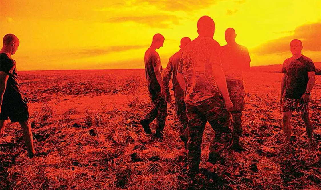 La muestra “Más allá del silencio” nace de una colaboración entre diferentes instituciones y artistas de la lente. Cortesía