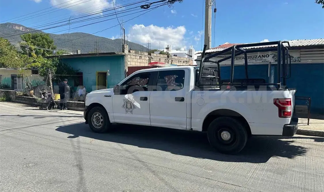 Asaltan a automovilista y lo despojan de su unidad