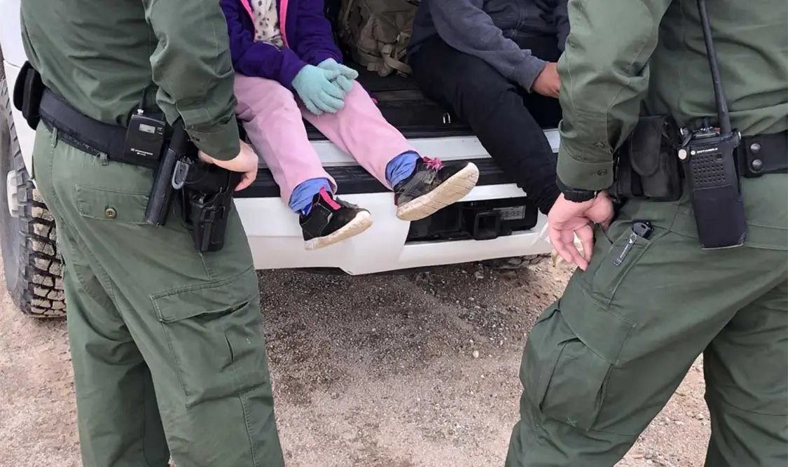 Niños siguen sin ver a sus padres desde 2018