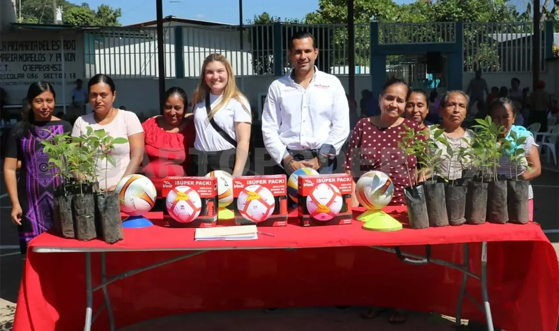 Aplican programa “Defiende tu futuro” en el ejido La Concordia