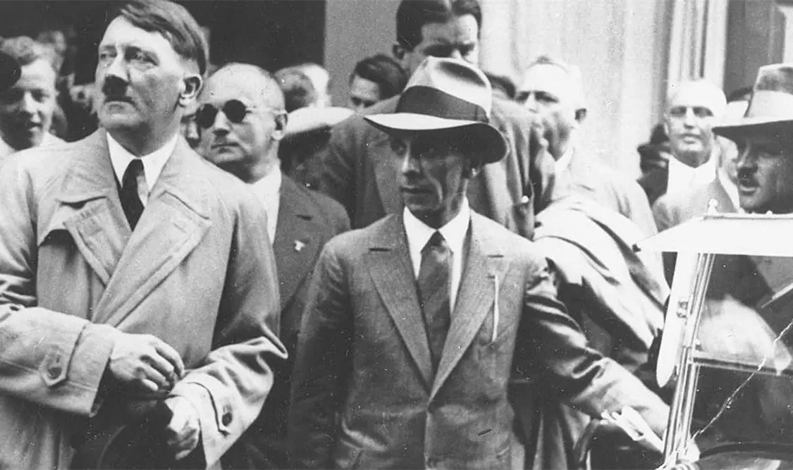 El periodista destaca el papel de Nicolaus y los espías alemanes en la venta de petróleo mexicano. Cortesía