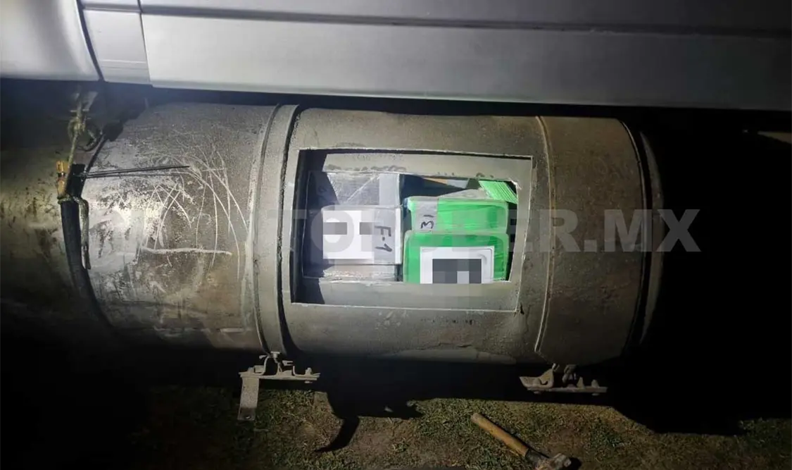 Cocaína iba escondida en doble fondo de tráiler
