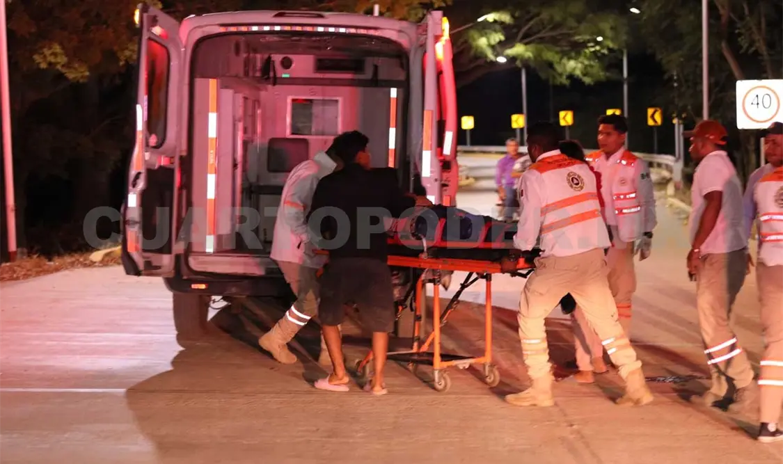 No ve un tope y sale “volando” contra el pavimento