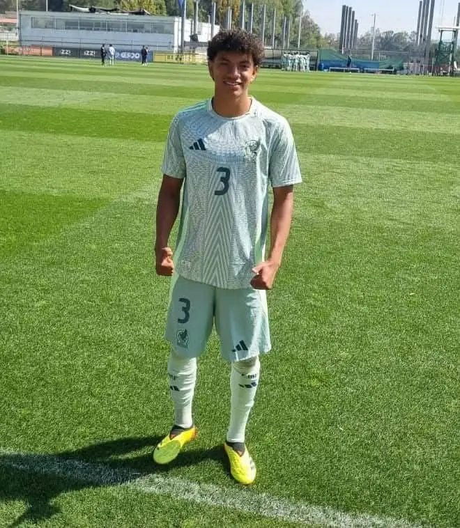 Jhonnatan Grajales entrenó con el Tri Sub-17 en el Centro de Alto Rendimiento en la Ciudad de México. Cortesía