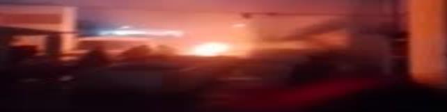 Incendian 12 vehículos y generan motín Incendian 12 vehículos y generan motín