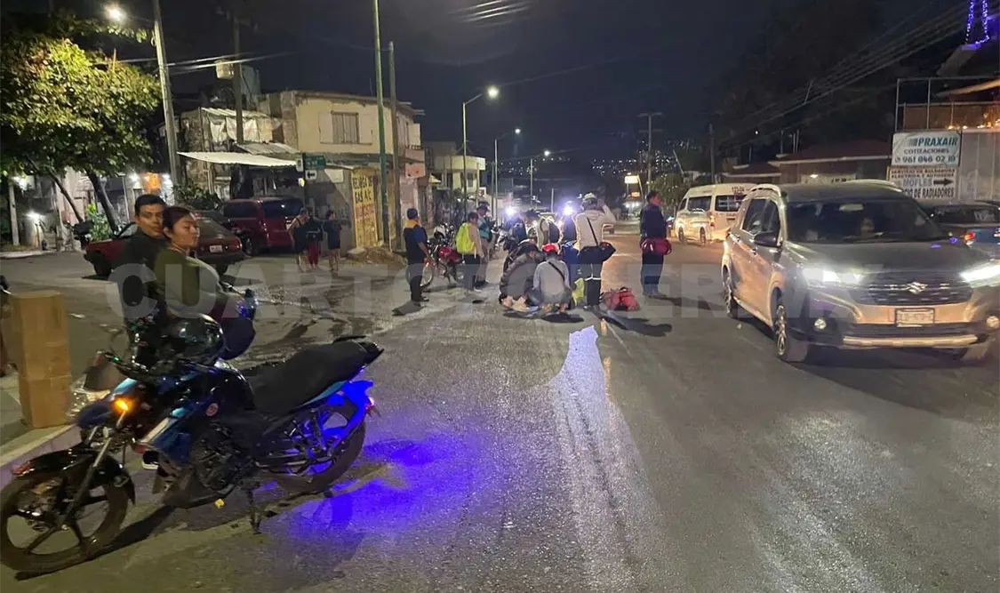 Embisten a motociclista en carretera a Villaflores