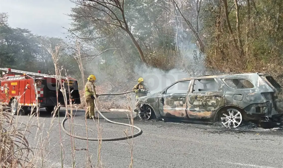 Al parecer una falla eléctrica fue lo que comenzó el siniestro. Ulises Villalobos / CP