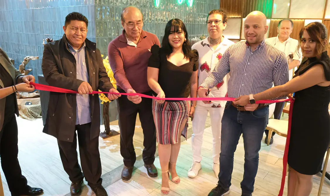 Reabren exposición de esculturas