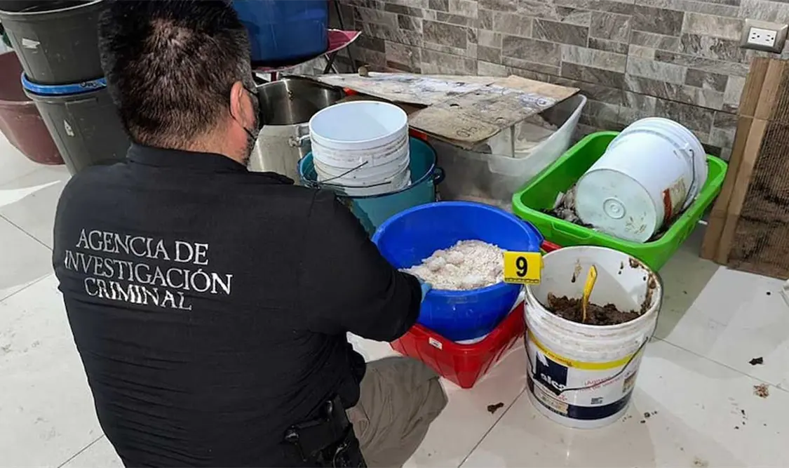 Aseguran inmueble y dos vehículos. Cortesía