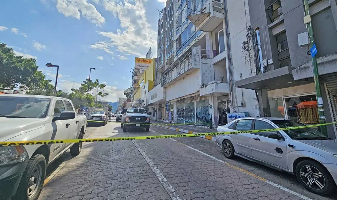 Dos hombres intentaban sustraer el aluminio del cableado eléctrico en un edificio abandonado. Ulises Villalobos / CP