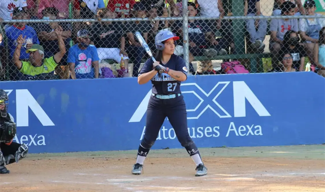 Frida se ha convertido en pieza clave para su equipo en la disciplina del Softbol en Tuxtla. Cortesía