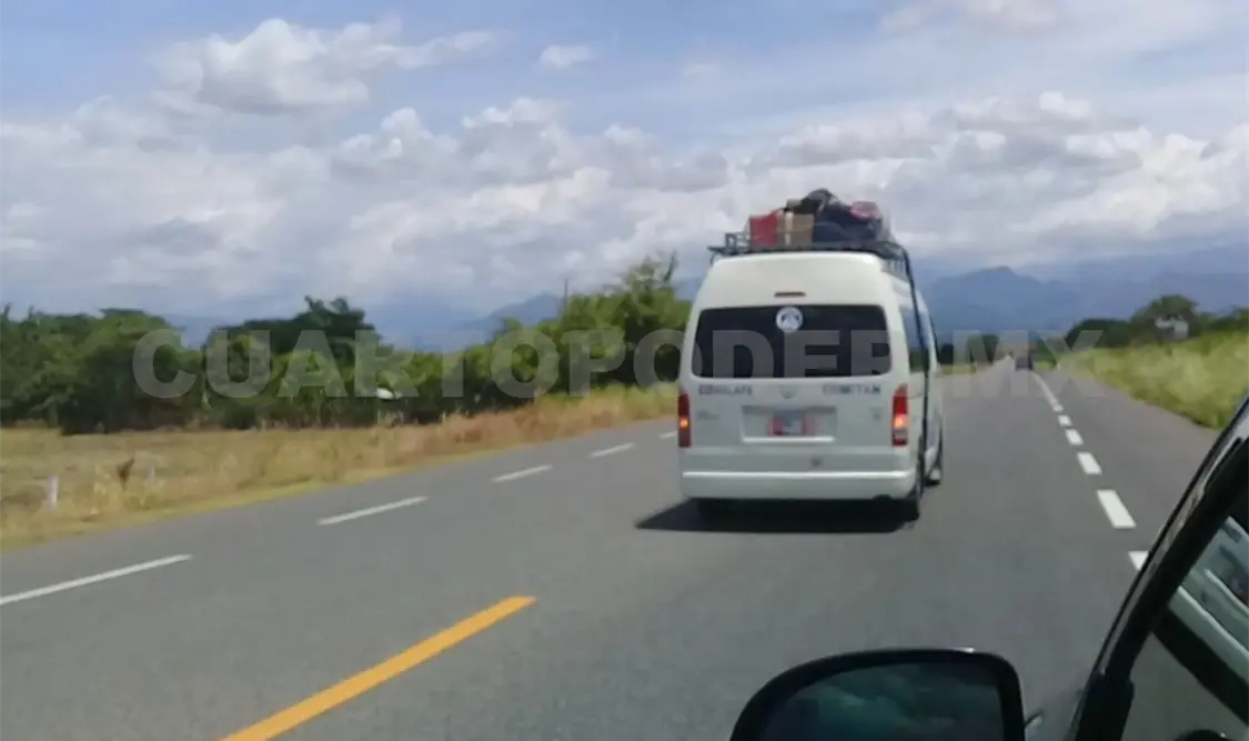 Sin transporte público a la frontera