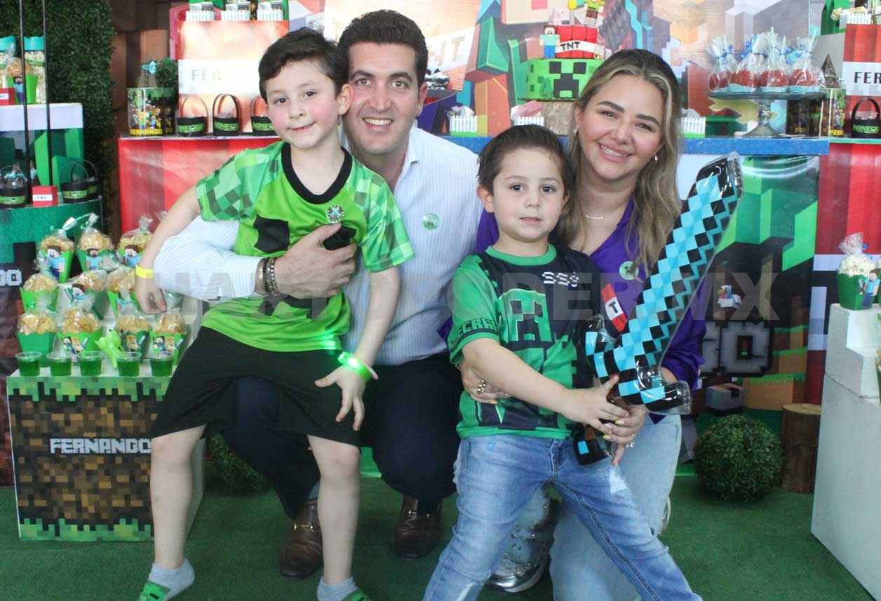 Piñatas, diversión y regalos
