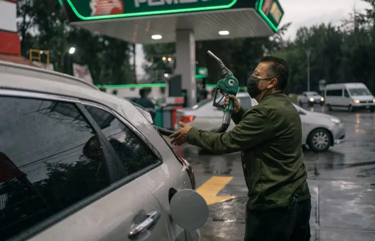 Suben en año nuevo gasolina, cigarros y refrescos