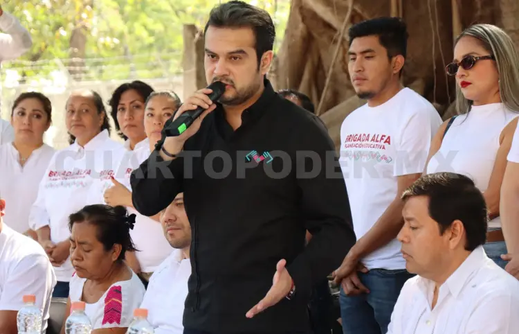 Preparan ejército alfabetizador con voluntarios