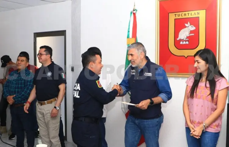 Otorgan estímulos a elementos de la SSPyTM