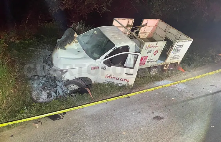 Dos mujeres mueren en percance contra camioneta