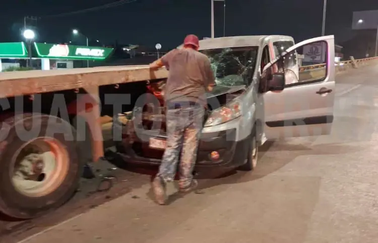 Doble accidente salda con tres heridos