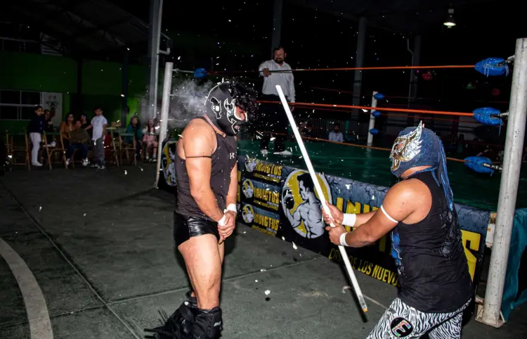 Murcy Jr. retiene el título en lucha de sangre