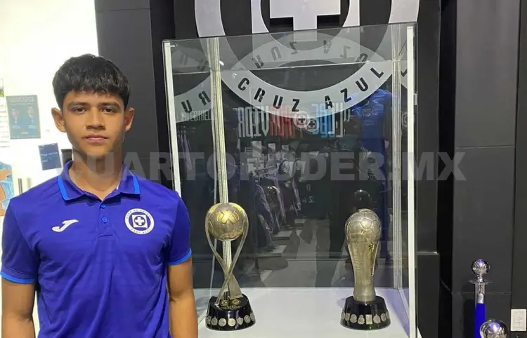 Santiago Coutiño renueva con Cruz Azul