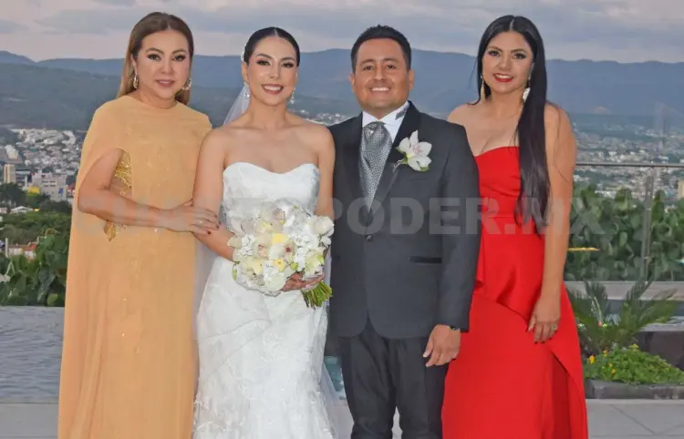 Emotivo enlace de Belén y Raúl