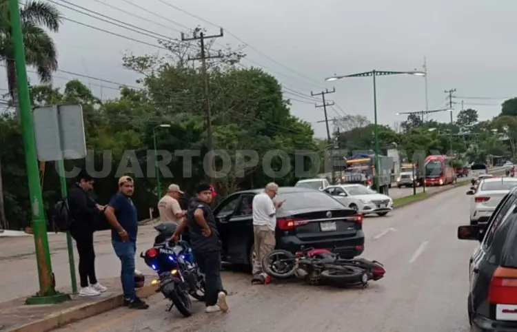 Se estampa en un auto que hizo una maniobra prohibida