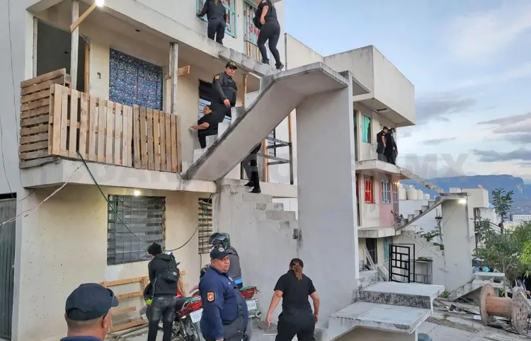 Desalojan a familias en Perlas del Oriente