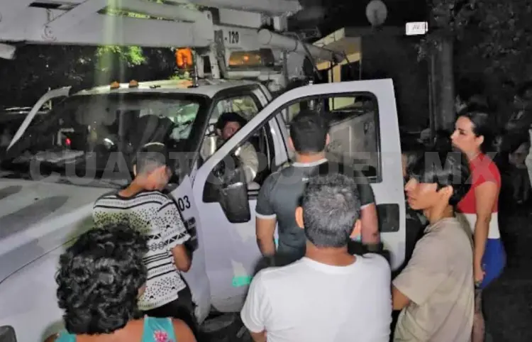 Efectos por constantes apagones de luz continúan