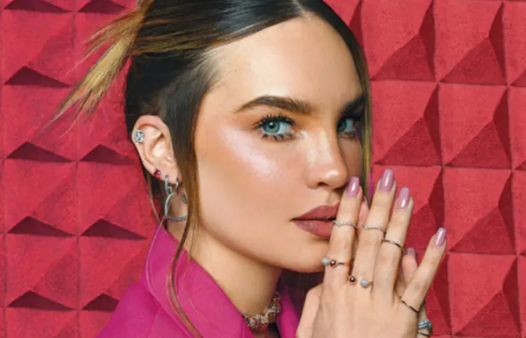 Belinda da una probadita de nuevo dueto
