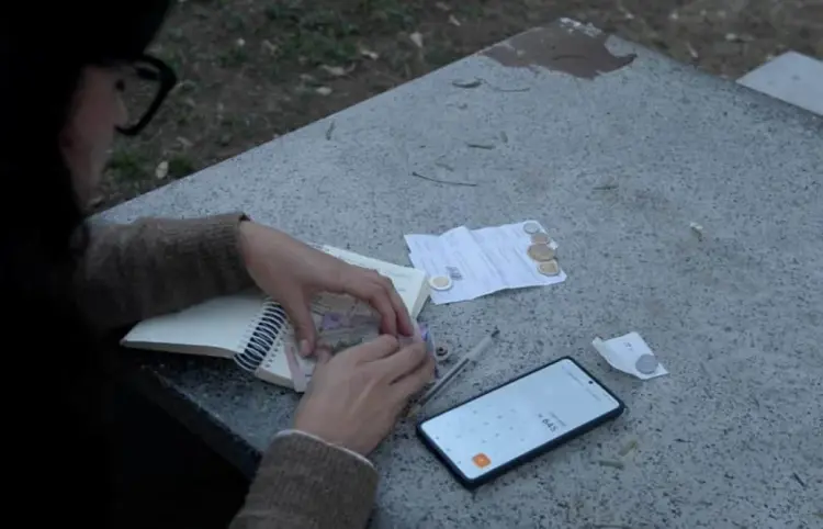 Dos de cada tres mexicanos sufren estrés financiero