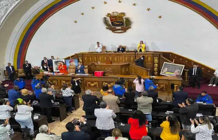 Declaran a Calderón y Fox personas non gratas