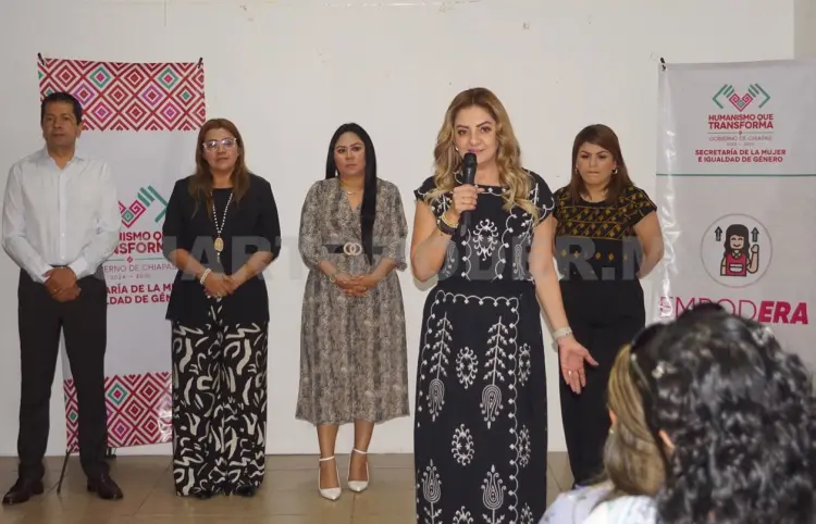 Con éxito arranca el curso EmpodERA Mujer