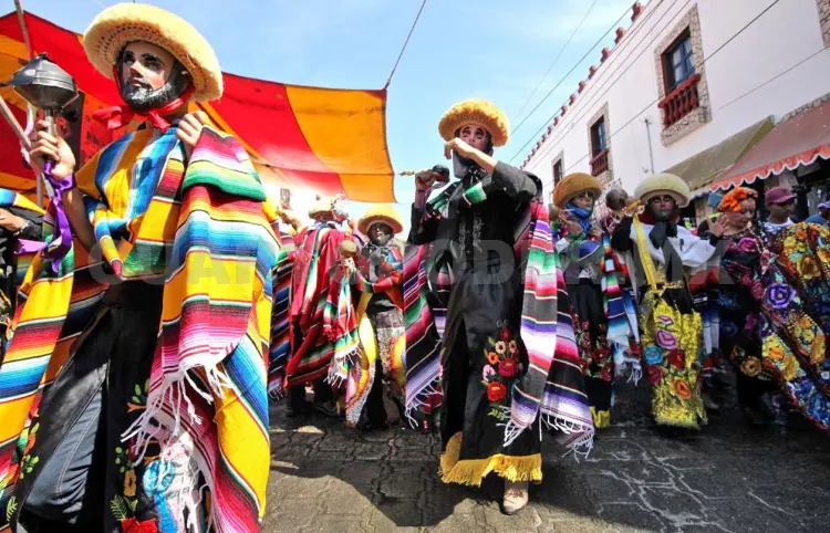Esperan a unos 10 mil Parachicos danzando
