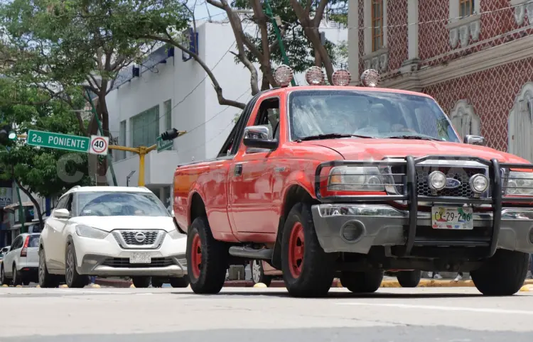 Precios oficiales del canje de placas difieren de redes sociales