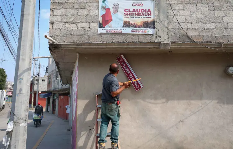 Colonos retiran nomenclatura de la colonia 4T