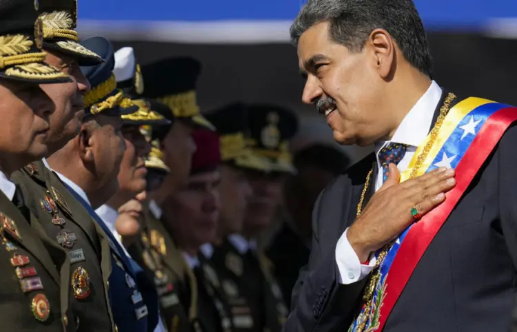 Maduro asume su tercer mandato