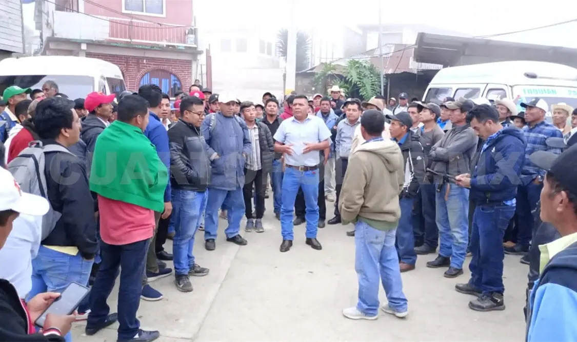 Paralizan transporte en la cabecera municipal