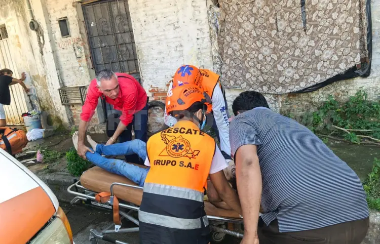 Brindan auxilio a colectivero que se desmayó