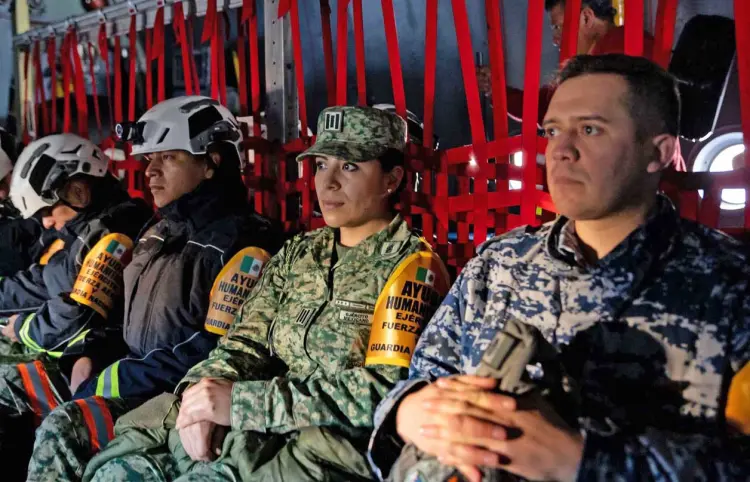 Llega equipo mexicano para combatir incendios