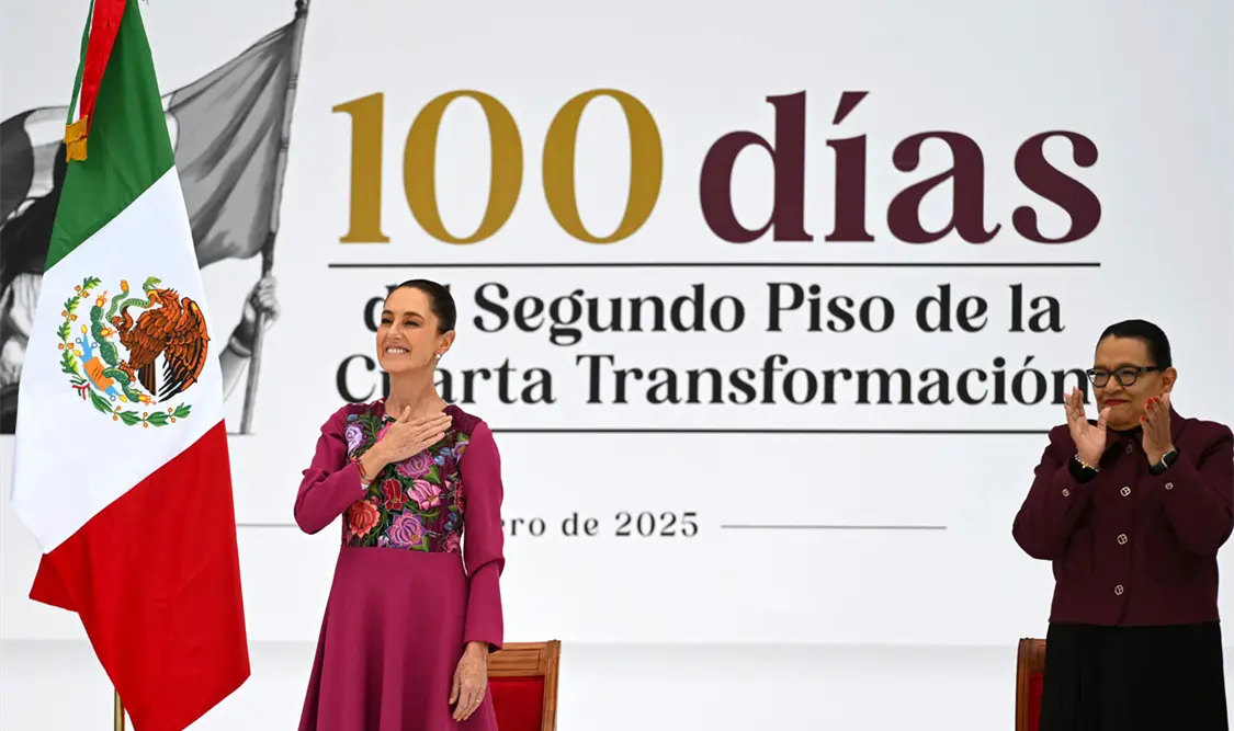 Con Zócalo lleno, Sheinbaum expone los avances en el país