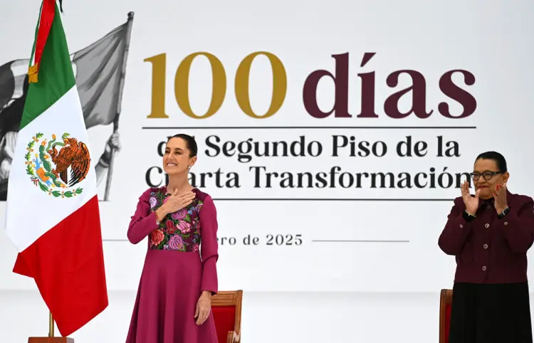 Con Zócalo lleno, Sheinbaum expone los avances en el país